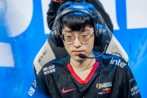 关于Scout回归赛场，势不可挡首场状态亮眼，FPX观众沸腾！的信息九游体育APP