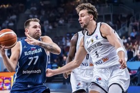 包含NBA常规赛赛程吃紧；亚特兰大国际比赛日主帅复盘；信心回归；轮换策略成焦点的词条九游体育官网