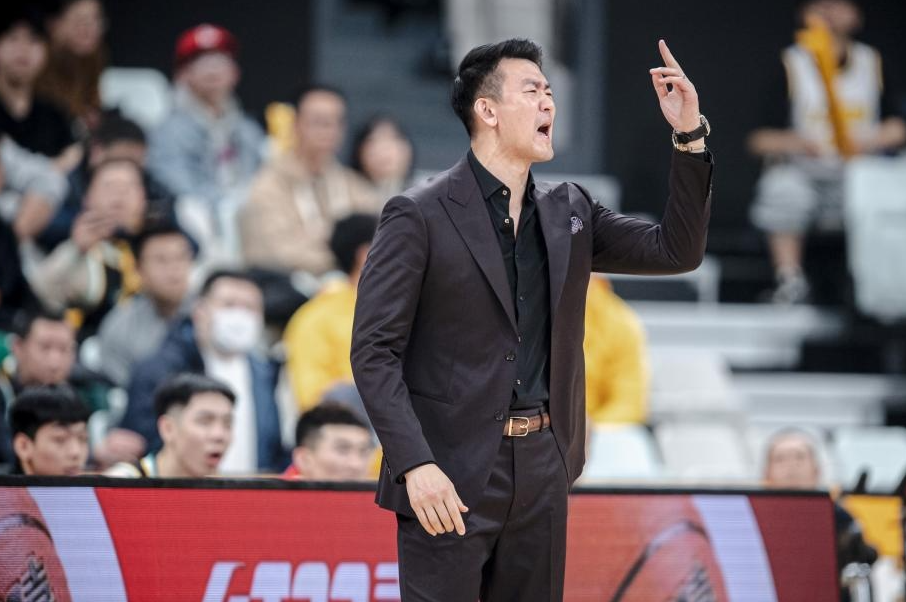 里程碑夜！成都蓉城官宣签约，法国杯窗口期刷纪录，信心回归，训练强度明显提升的简单介绍